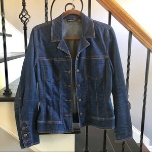 Chic jean jacket w/button sleeve detail